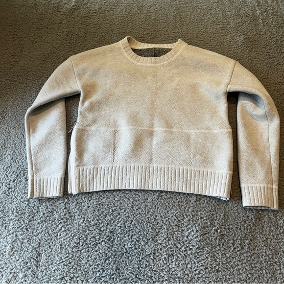 Lululemon  Sweater Size 8 Color light gray - Picture 1 of 8